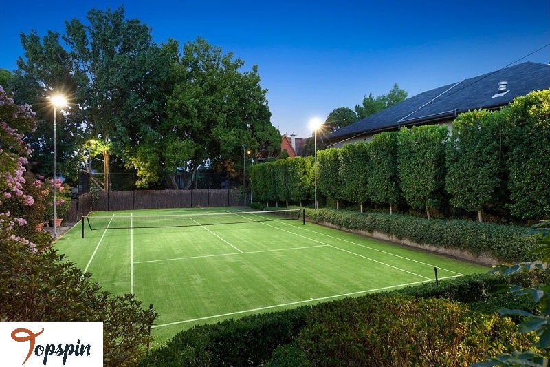 زمین تنیس شخصی در ویلا