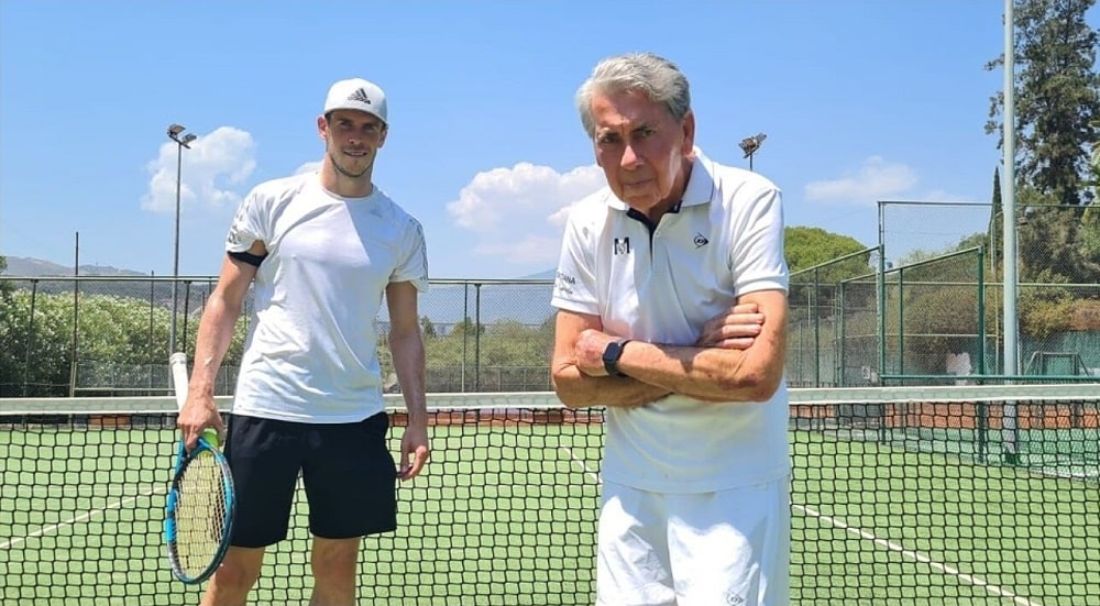 گرت بیل در زمین تنیس